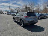 Used 2024 Nissan Rogue SV image 5