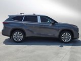 New 2025 Toyota Highlander Platinum image 2