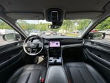 Used 2024 Chrysler Pacifica Touring-L image 3