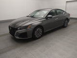 Used 2023 Nissan Altima 2.5 SV image 2