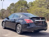 Used 2015 Nissan Altima 2.5 S w/ Sport Value Package image 3