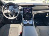 New 2025 Jeep Grand Cherokee L Laredo image 5