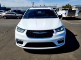 New 2025 Chrysler Pacifica Select image 3