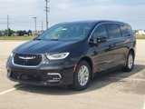 New 2026 Chrysler Pacifica Select image 2