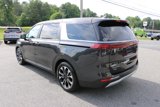 Used 2024 Kia Carnival EX image 3