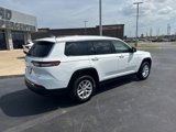 Used 2023 Jeep Grand Cherokee L Laredo image 3