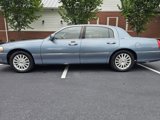 Used 2003 Lincoln Town Car Signature image 4