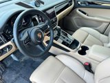 Used 2025 Porsche Macan image 4