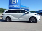 Used 2021 Toyota Sienna XLE image 2