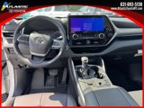 New 2025 Toyota Highlander XLE image 2