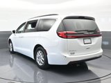 Used 2022 Chrysler Pacifica Touring-L image 4