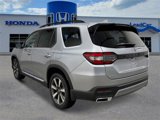 New 2025 Honda Pilot Touring image 3