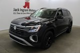 New 2025 Volkswagen Atlas Peak Edition SE image 2