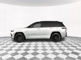 New 2025 Jeep Grand Cherokee Summit image 4