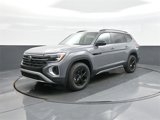 New 2025 Volkswagen Atlas Peak Edition SE image 3