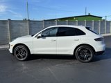 Certified 2021 Porsche Macan image 2