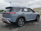New 2025 Nissan Pathfinder Platinum image 3