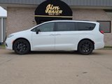New 2025 Chrysler Pacifica Limited image 2