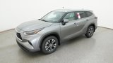 New 2025 Toyota Highlander XLE image 3