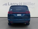 New 2025 Chrysler Pacifica Limited image 4