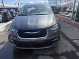 Used 2022 Chrysler Pacifica Touring-L image 2