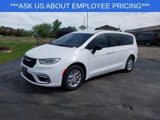 New 2025 Chrysler Pacifica Select w/ Uconnect Theater Family Group image 5