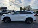 Used 2017 Toyota Highlander Limited Platinum image 4