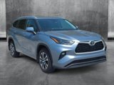 Used 2023 Toyota Highlander XLE image 3