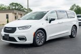 Used 2023 Chrysler Pacifica Limited image 3