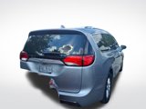 Used 2020 Chrysler Pacifica Touring-L image 5