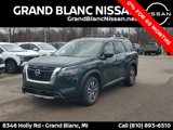 New 2025 Nissan Pathfinder SL image 2