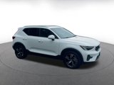 Used 2024 Volvo XC40 B5 Core image 2