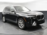 Used 2025 BMW X7 xDrive40i w/ Premium Package image 2