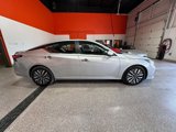 Used 2023 Nissan Altima 2.5 SV image 2