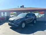 Used 2021 Toyota Highlander LE image 3