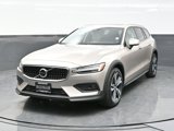 Used 2024 Volvo V60 B5 Cross Country Plus image 2