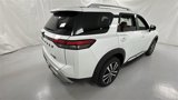 New 2025 Nissan Pathfinder Platinum image 3