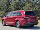 Used 2021 Toyota Sienna XLE image 3
