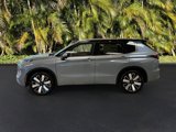 New 2025 Mitsubishi Outlander SEL image 2