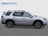 New 2025 Honda Pilot Touring image 4