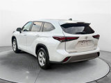 Used 2024 Toyota Highlander LE image 3