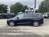 New 2026 Chrysler Pacifica Select image 4