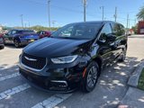 Used 2023 Chrysler Pacifica Touring-L image 4