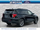 Used 2023 Ford Explorer XLT w/ Equipment Group 202A image 3
