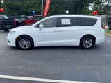 Used 2022 Chrysler Pacifica Touring-L image 4