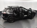 Used 2023 Jeep Cherokee Altitude Lux image 6