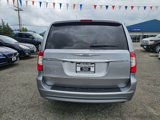 Used 2016 Chrysler Town & Country Touring image 6