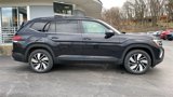 New 2025 Volkswagen Atlas SE image 4