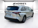 Used 2022 Toyota Sienna XLE image 5