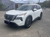 Used 2024 Nissan Rogue SV w/ SV Premium Package image 3